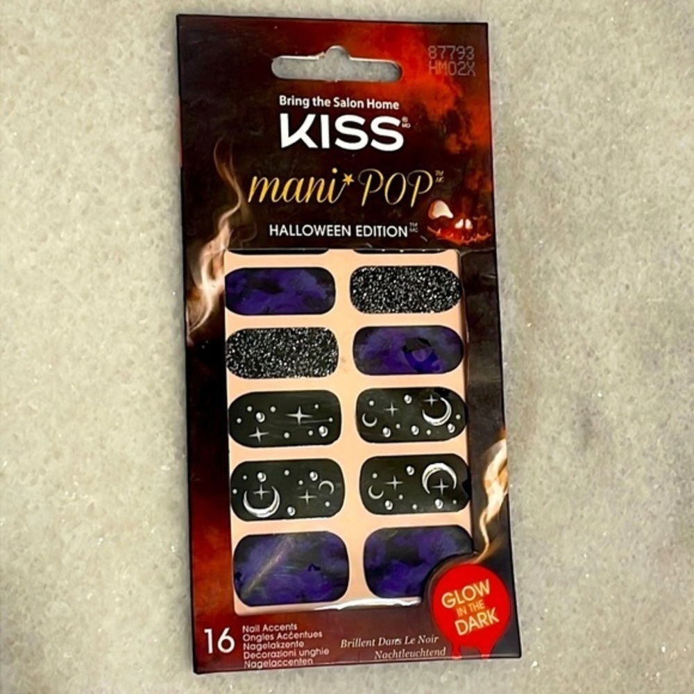 Kiss nail accents mani Pop Halloween edition how in the dark press on New OS